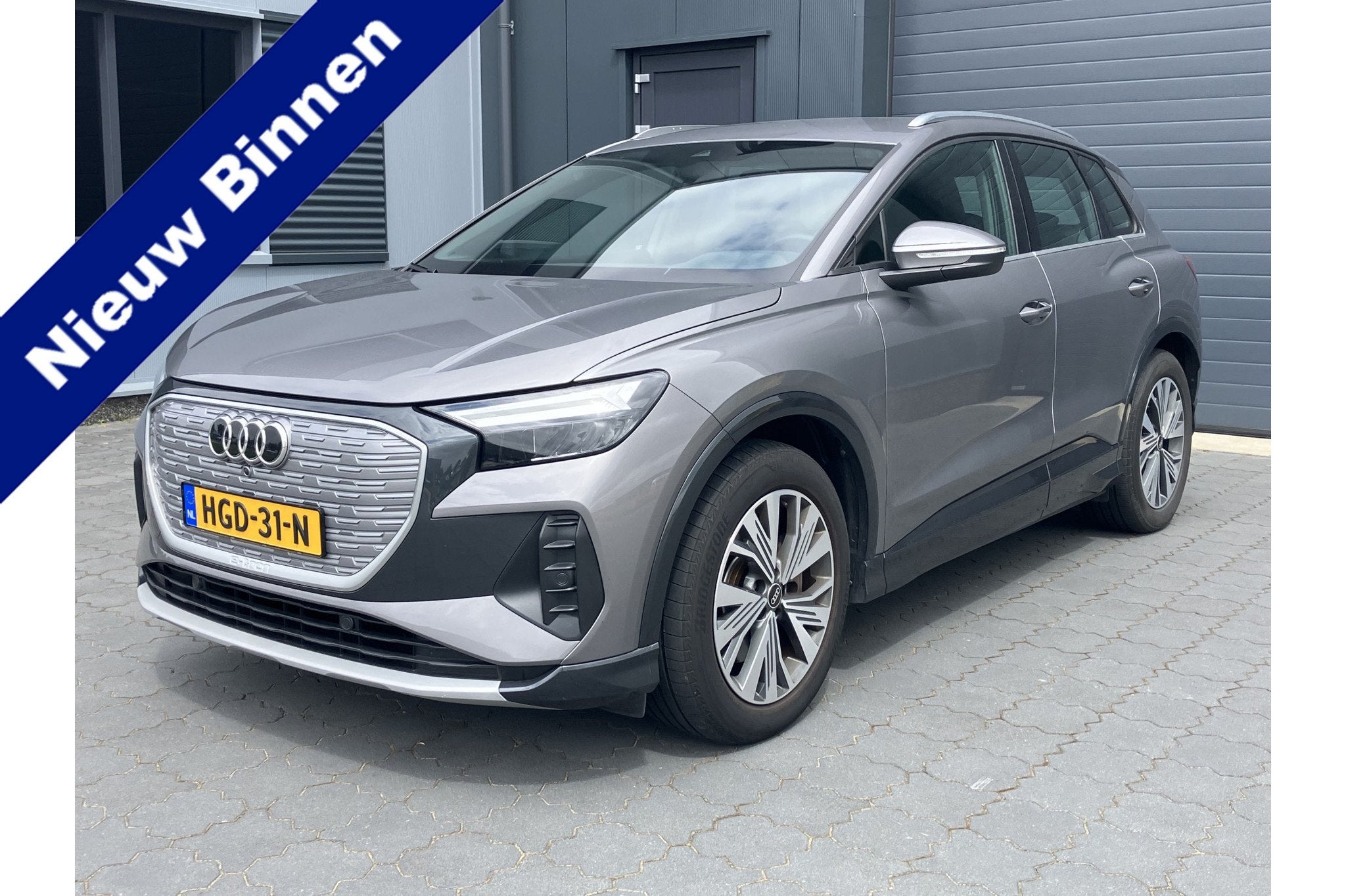 Audi Q4 e-tron 45 quattro Advanced edition 77 kWh TREKHAAK S, Auto's, Automaat, Stof, Gebruikt, 82 kWh