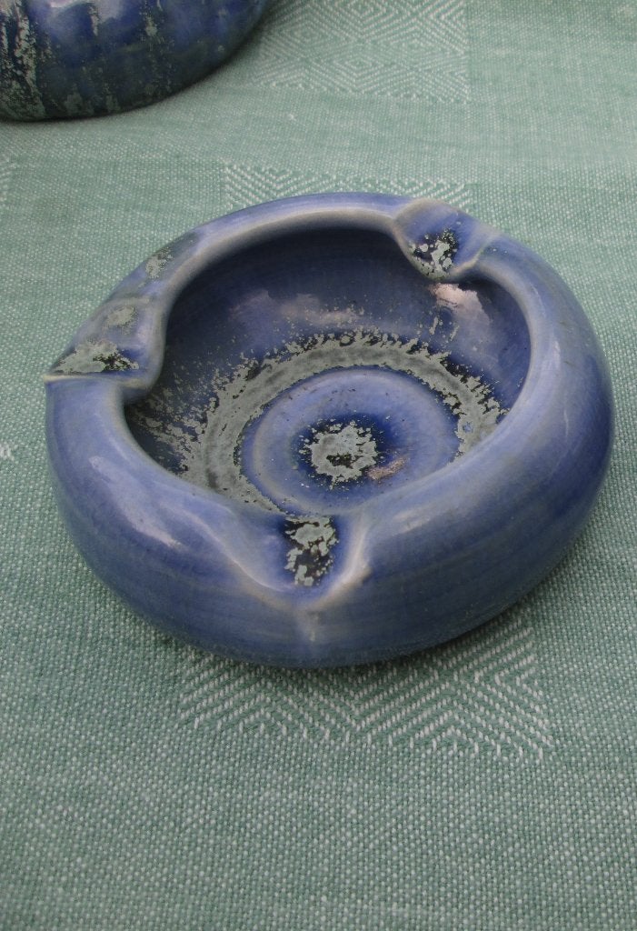 2 Verschillende Asbakken Blauw Keramiek Ellen Bendegom Gaaf, Ophalen of Verzenden