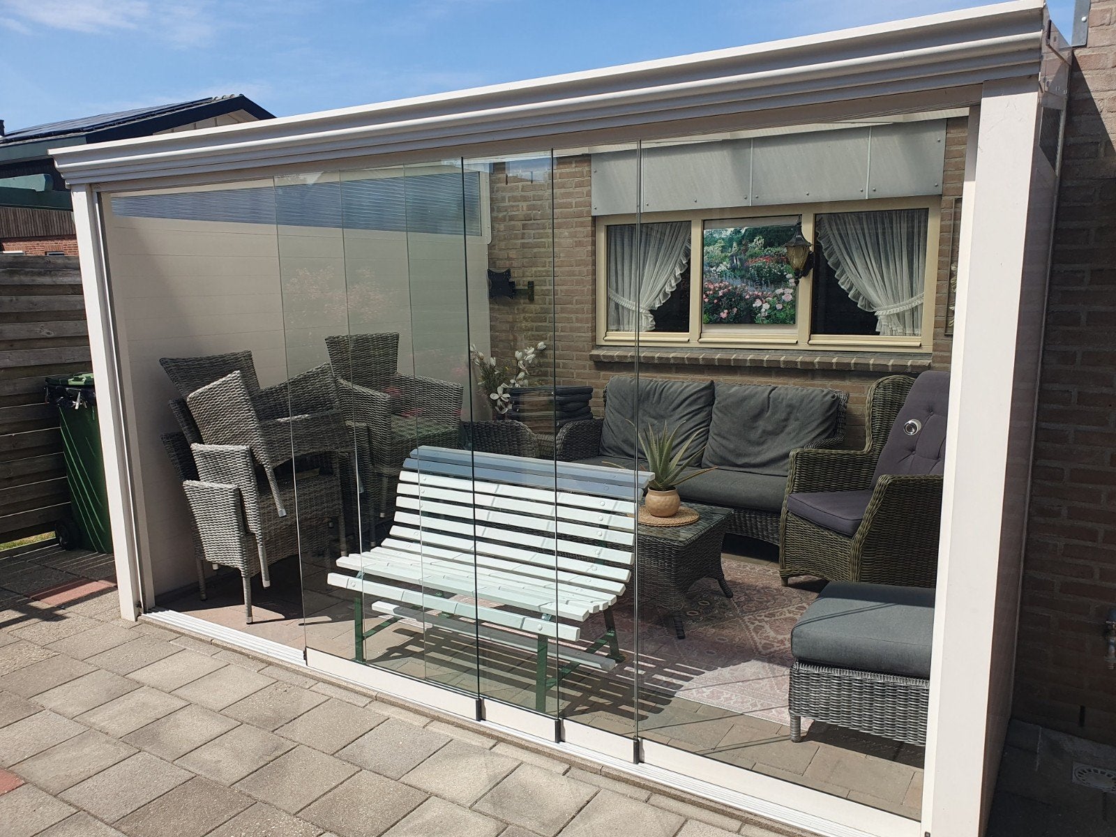 Veranda wit. Aluminium. 4 glazen deuren, Tuin en Terras, Overkappingen, Ophalen, Zo goed als nieuw, Veranda