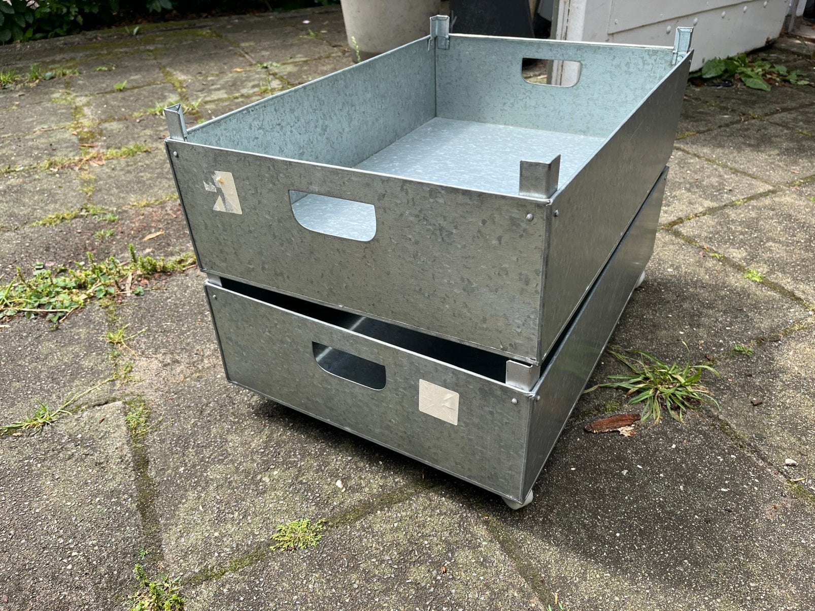 Metalen verrijdbare bakken, Ophalen of Verzenden, Zo goed als nieuw, Bak of Kist, Minder dan 35 cm