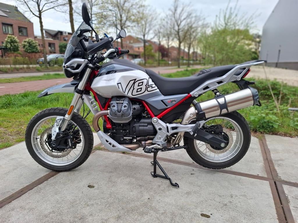 MOTO GUZZI V 85 TT (2025) E5 plus V85TT 1508 KM V85, 853 cc, 2 cilinders, Motorrijbewijs A, Bedrijf