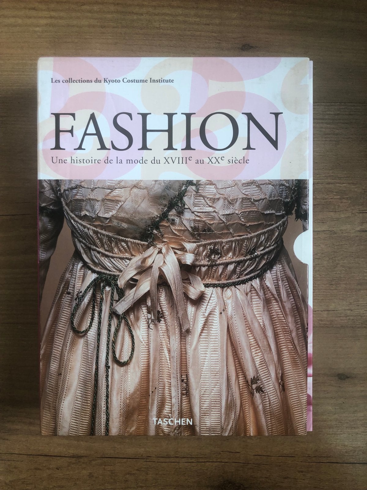 Fashion: Geschiedenis van de mode (18e-20e eeuw) - 2 delen, Boeken, Ophalen of Verzenden, Gelezen, Mode algemeen