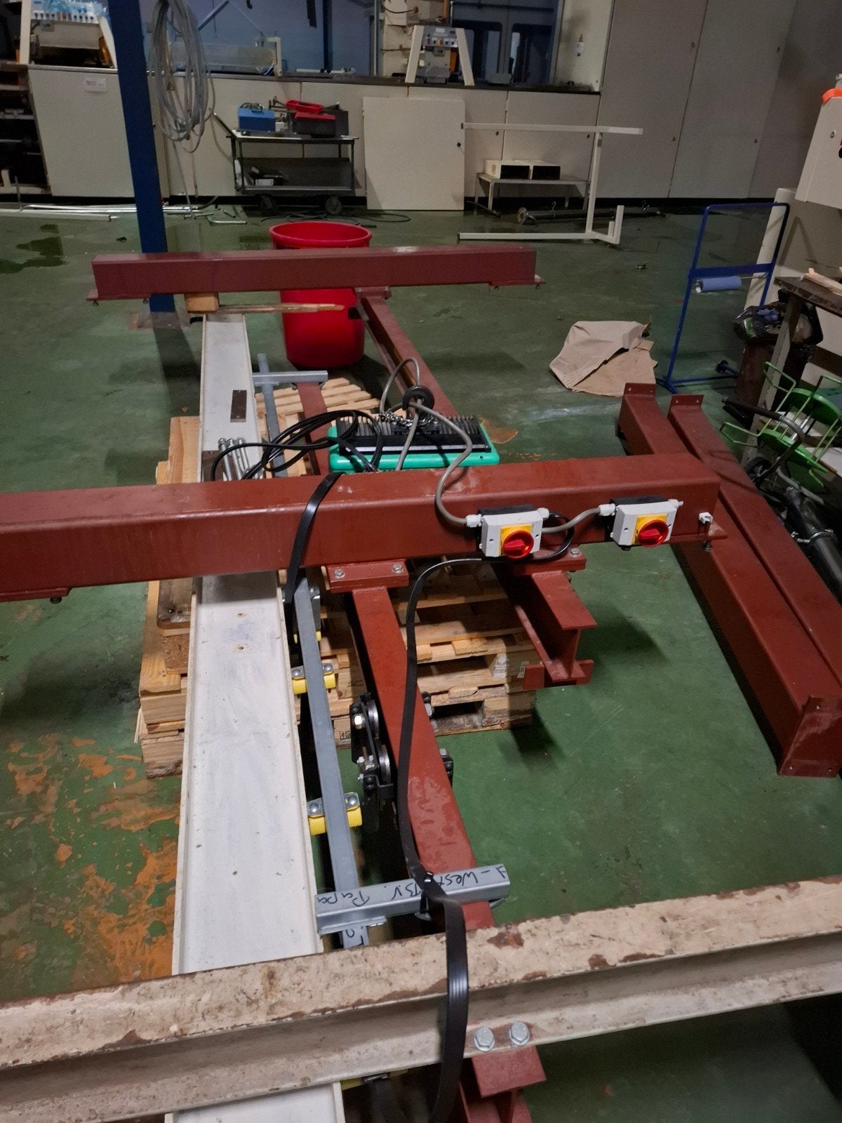 Portaalkraan | Bovenloopkraan | WLL 1000kg, Doe-het-zelf en Verbouw, Ophalen, Hout, 225 cm of meer