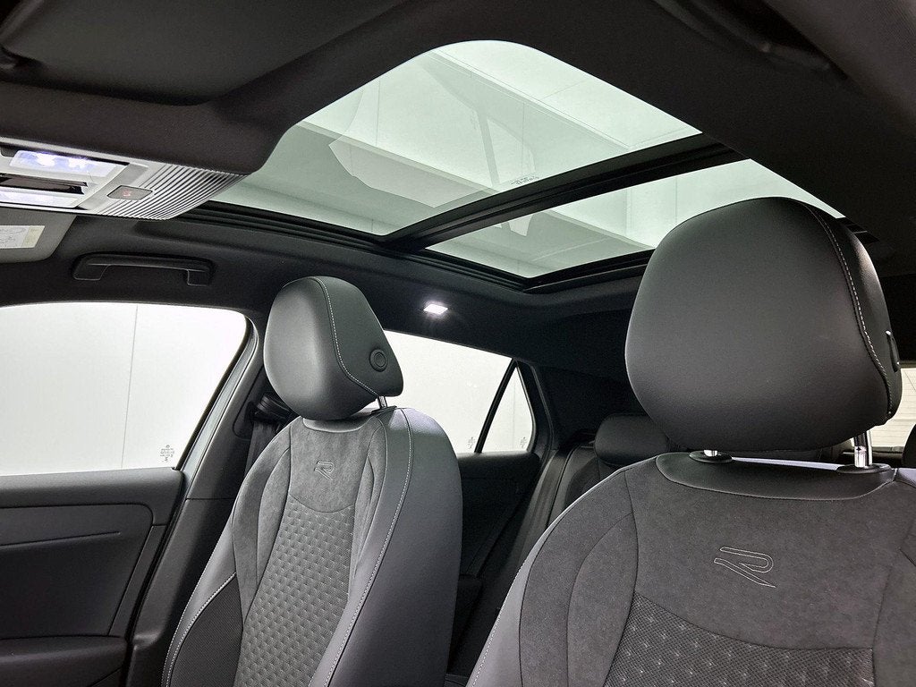 Volkswagen T-Roc 1.5 eTsi R-Line First Edition 150 PK Automa, 1498 cc, Euro 6, 4 cilinders, Automatische klimaatregeling