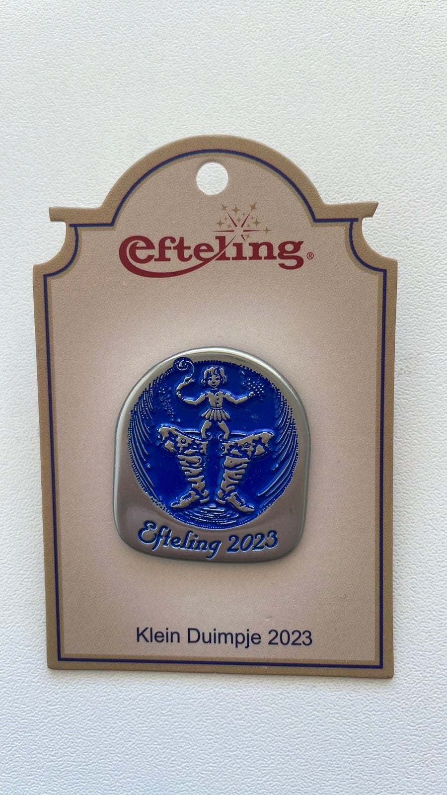 Efteling pin Klein Duimpje 2023 EPP 448 op kaartje, Ophalen of Verzenden, Nieuw, Button of Speldje