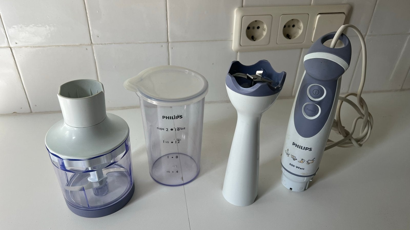 Philips Staafmixer met hakmolen en maatbeker - 600 Watt, Gebruikt, 2 snelheden, Ophalen of Verzenden, Vaatwasserbestendig