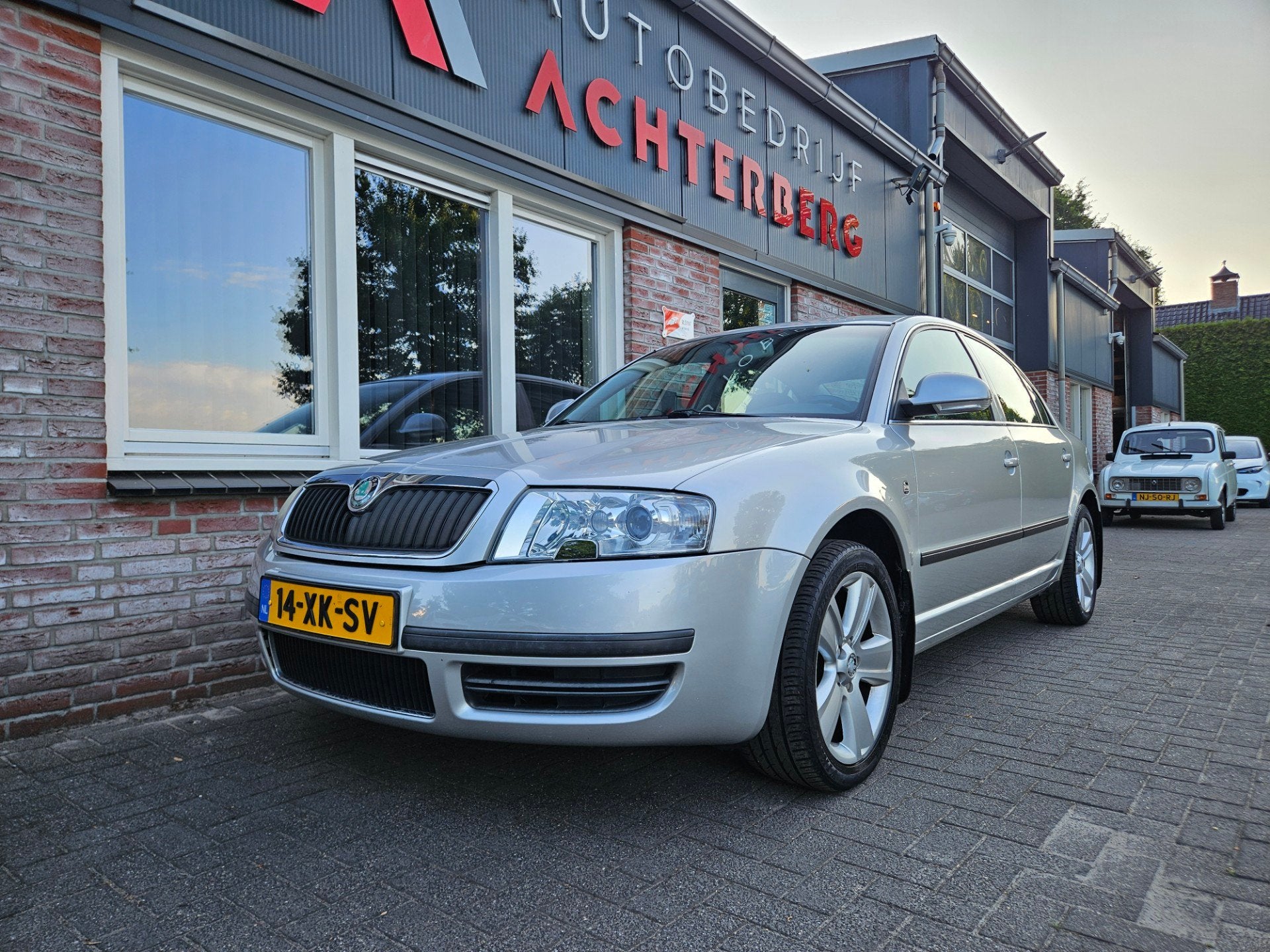 Skoda Superb 2.0 Business Edition Trekhaak! Airco/Clima! Net, Auto's, Skoda, Voorwielaandrijving, Gebruikt, 4 cilinders, 1984 cc