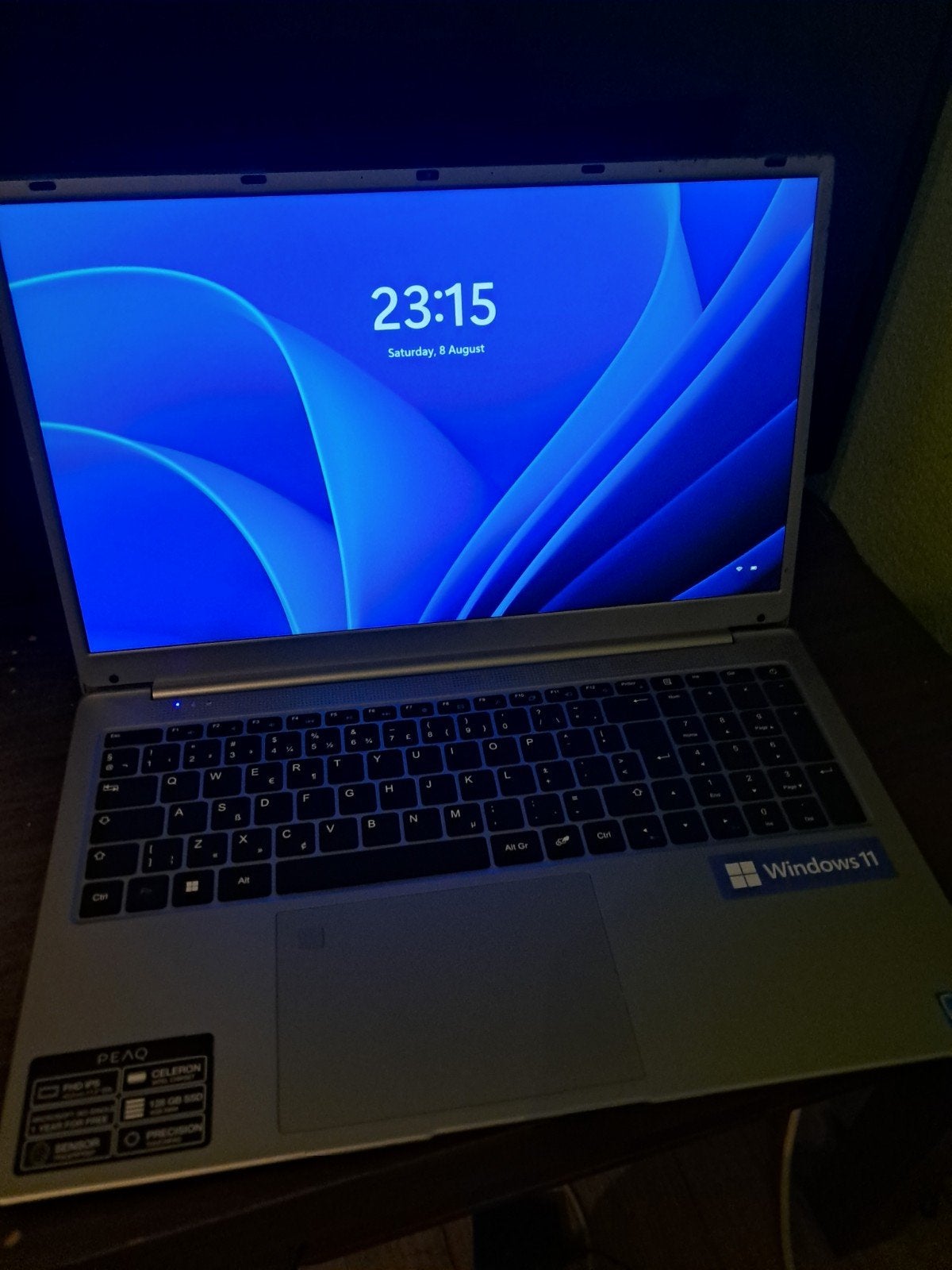 Peaq laptop grijs, PEAQ, Met videokaart, 2 tot 3 Ghz, Qwerty