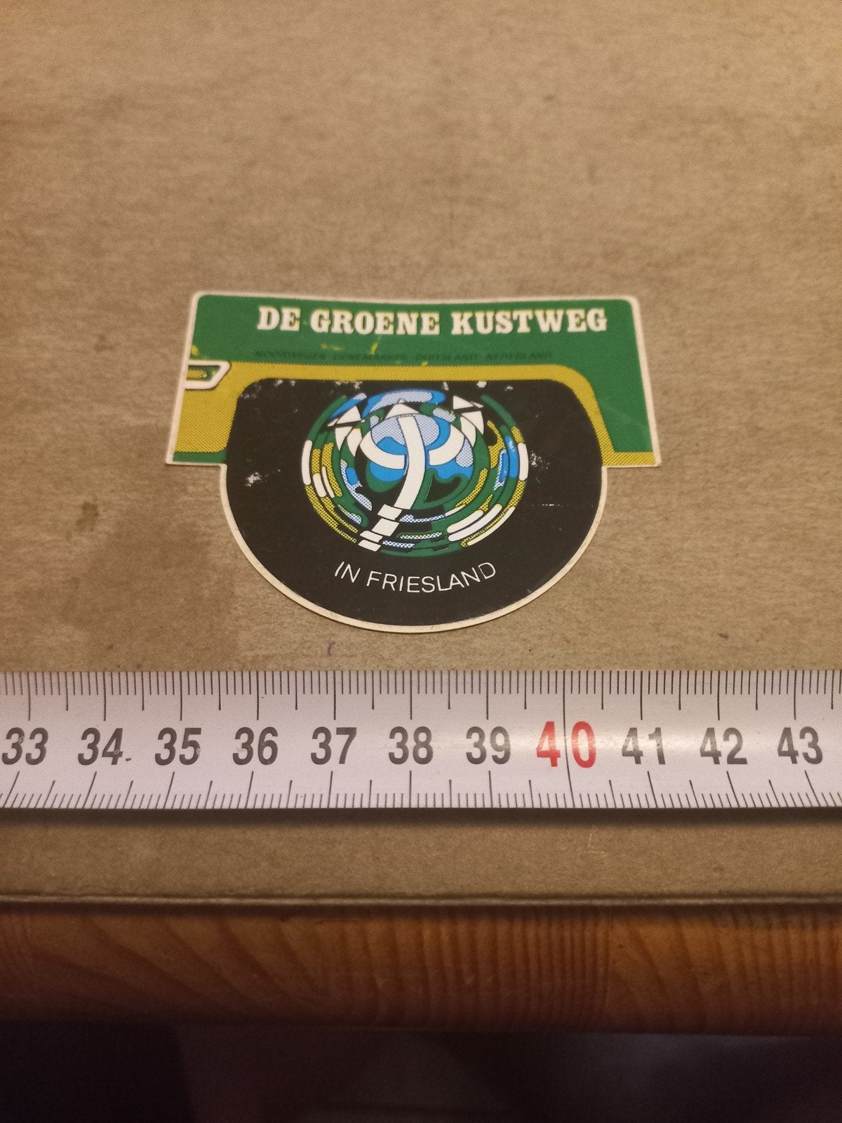 Vintage sticker "De Groene Kustweg in Friesland", Ophalen of Verzenden
