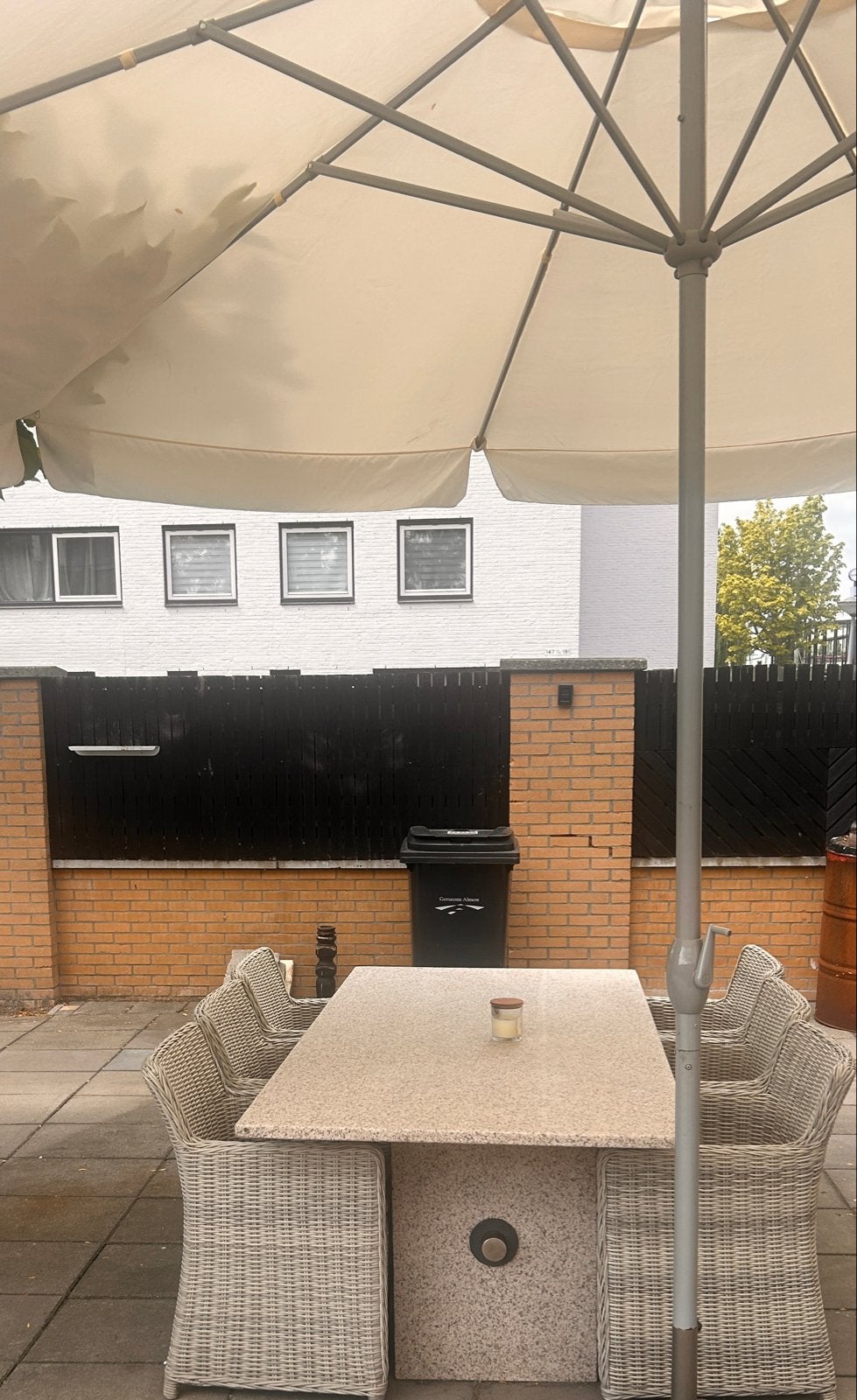 Luxe tuinset met granieten tafel en wicker stoelen, Tuin en Terras, Ophalen, Gebruikt, Eettafel, 6 zitplaatsen