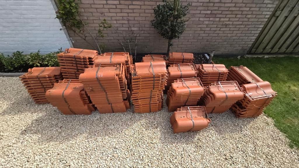 Gratis nieuwe dakpannen, Doe-het-zelf en Verbouw, Dakpannen en Dakbedekking, Steen of Klei, Ophalen of Verzenden, 15 m² of meer