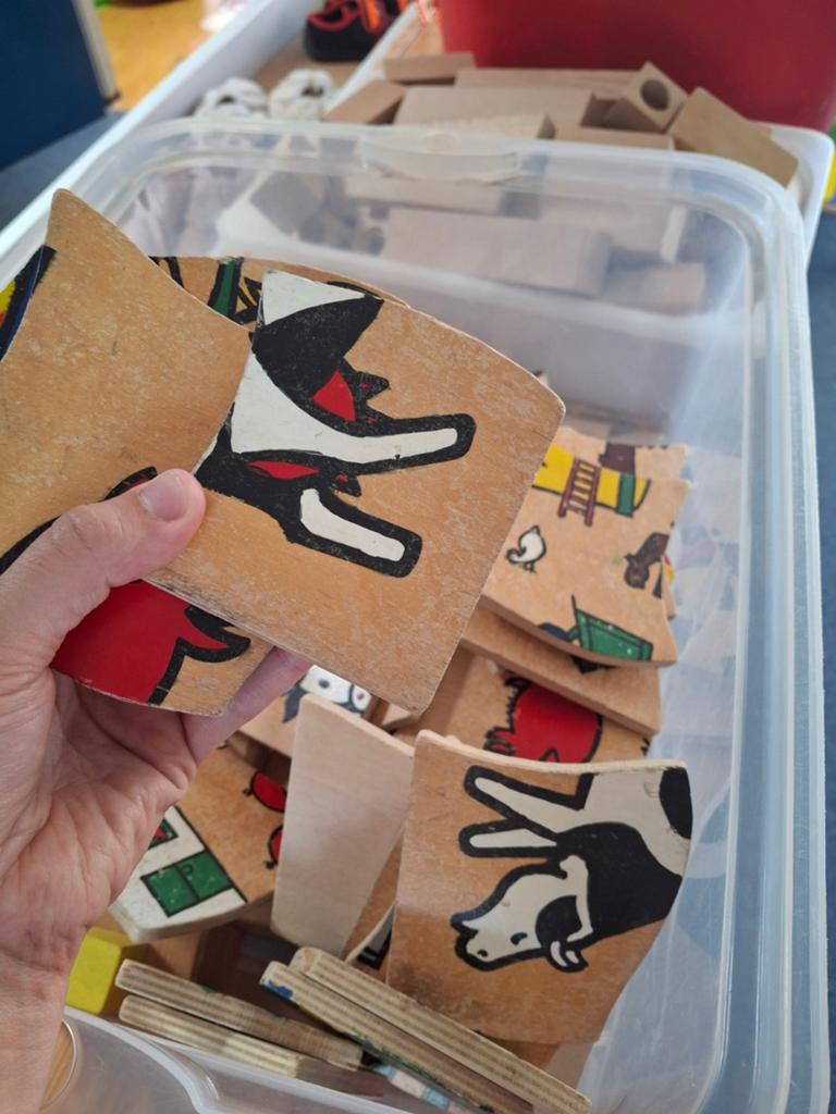 Grote houten vloerpuzzel (kleutermateriaal), Ophalen
