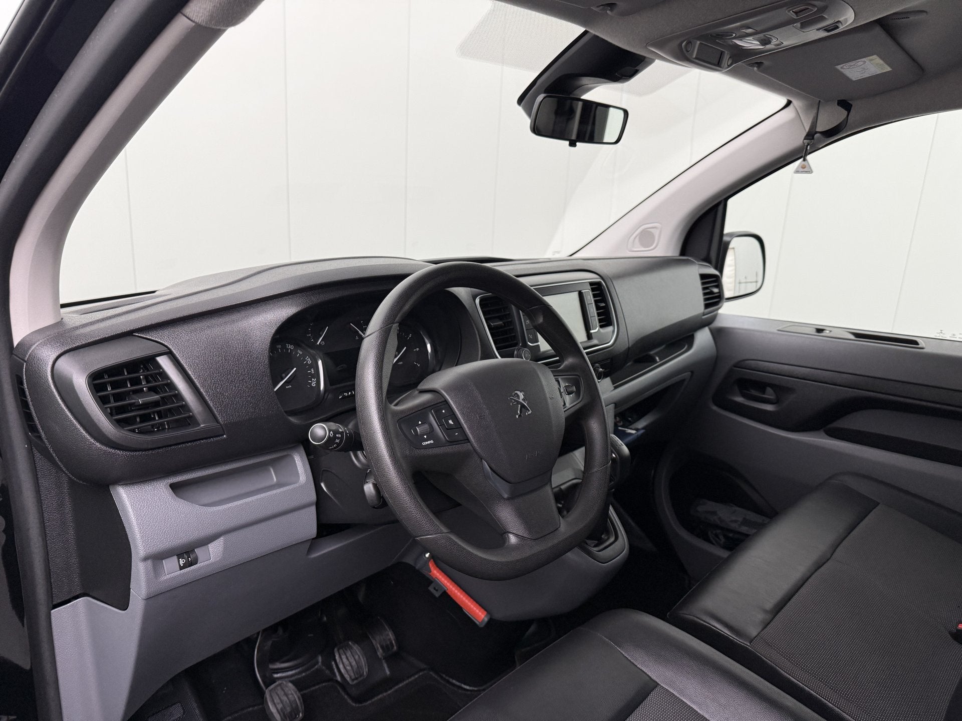 Peugeot Expert 1.6BlueHDI Lang | Multimedia | Navigatie | Ai, Voorwielaandrijving, Gebruikt, 2000 kg, 1560 cc