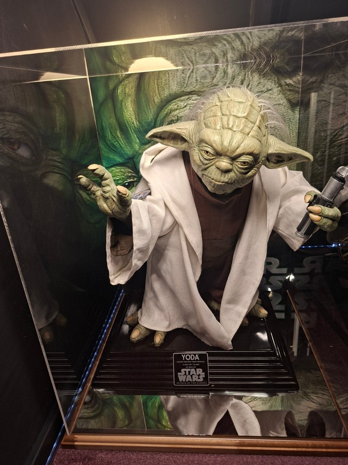 Star Wars Yoda lifesize in prachtig display, Verzamelen, Ophalen, Zo goed als nieuw, Beeldje of Buste