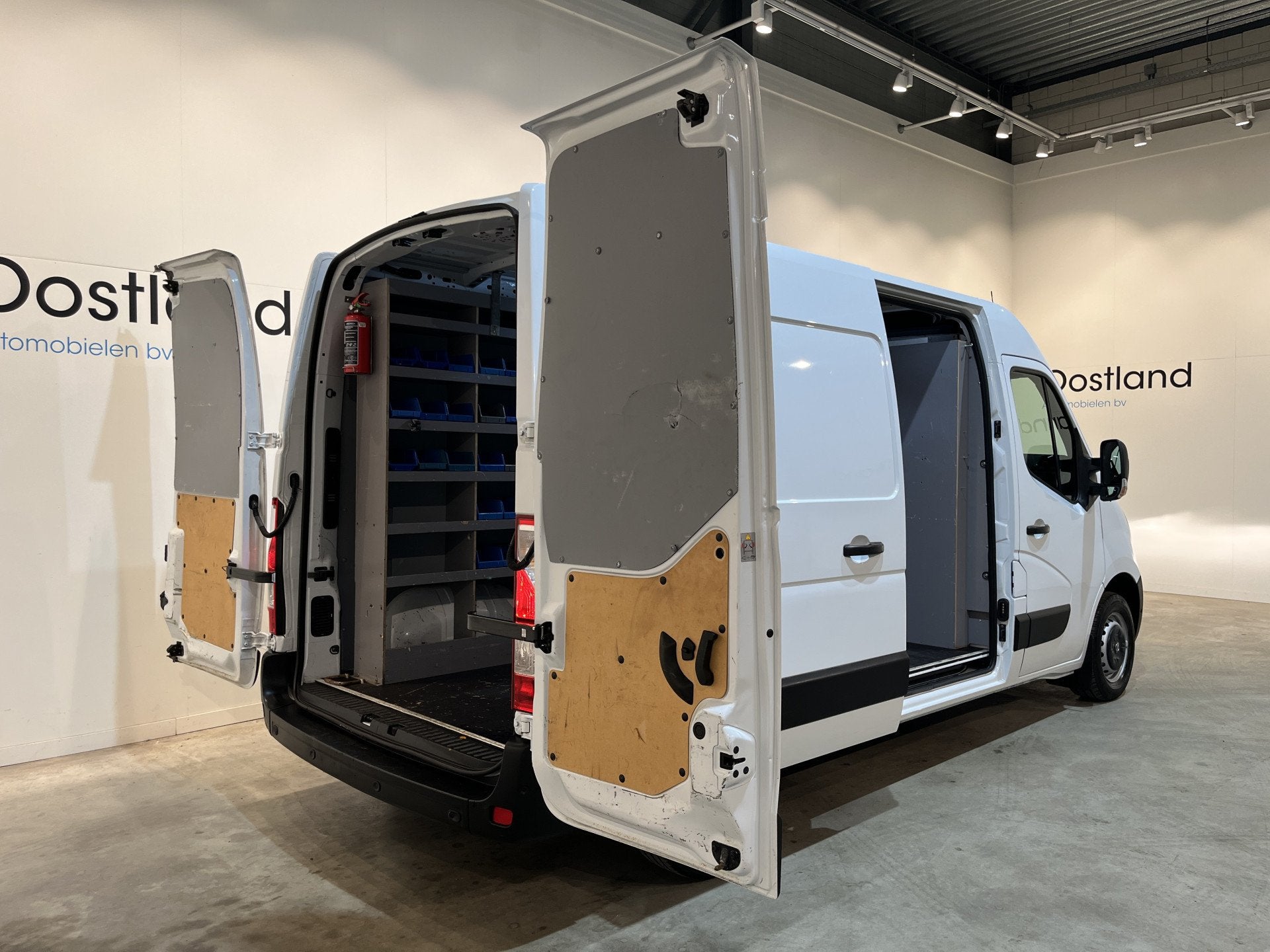 Opel Movano 2.3 Turbo L2H2 150 PK / Servicebus / Kastinricht, Auto's, Bestelauto's, Voorwielaandrijving, Stof, Gebruikt, 4 cilinders