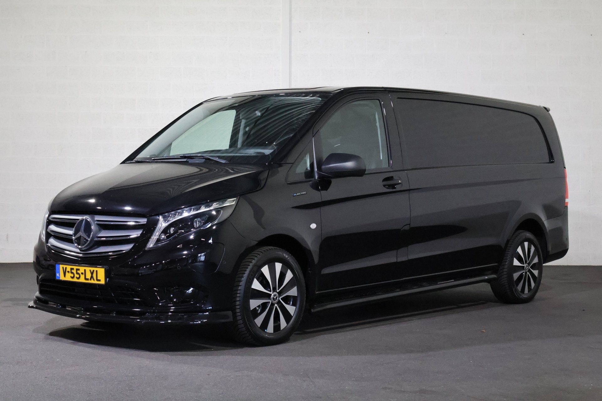 Mercedes-Benz eVito eVito 112 L3 60 kWh Led Black Line, Auto's, Gebruikt, 116 pk, Zwart, Stoelverwarming