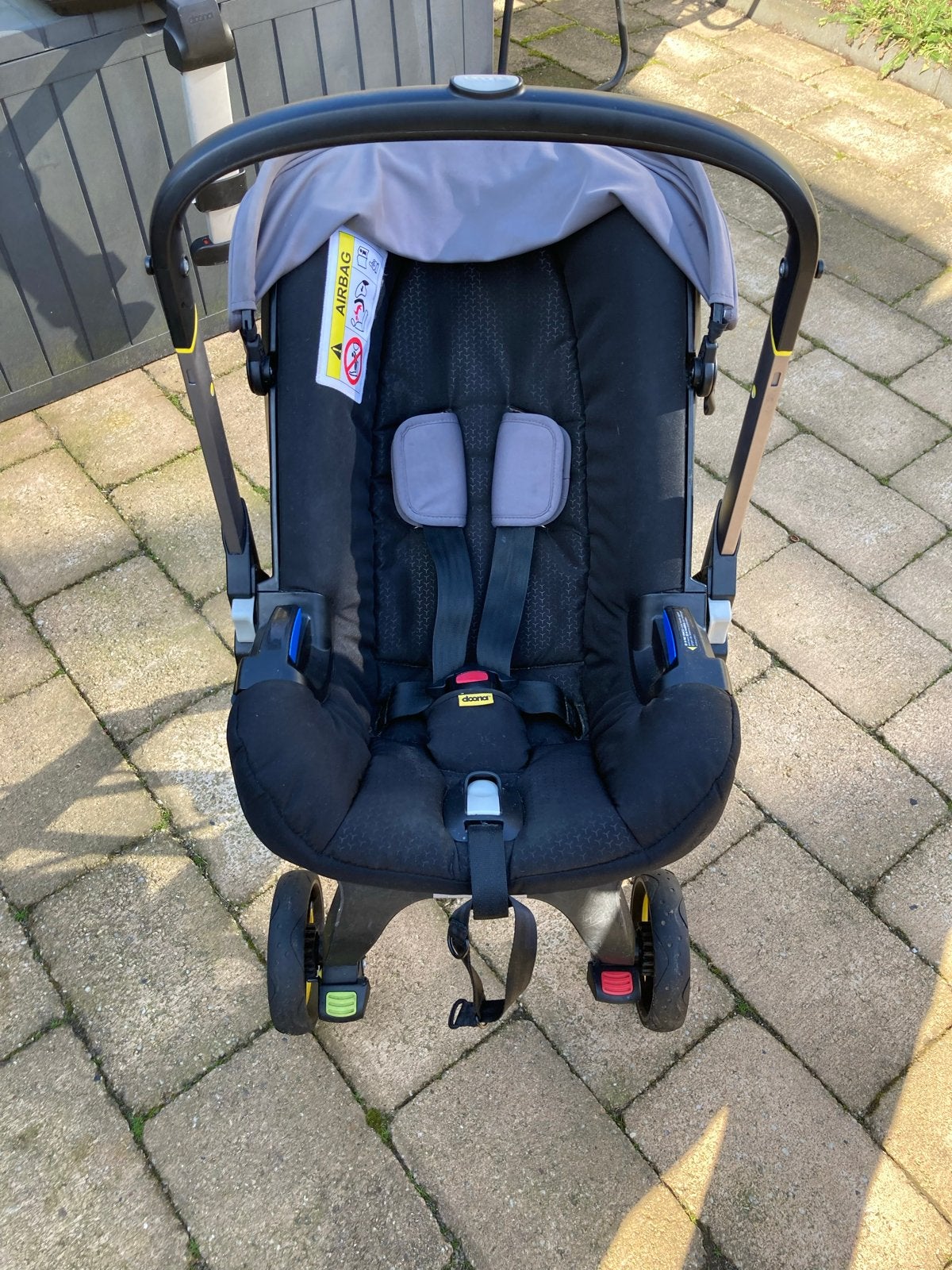 Doona autostoel met geïntegreerde kinderwagen, Autogordel of Isofix, Gebruikt, 0 t/m 13 kg, Ophalen