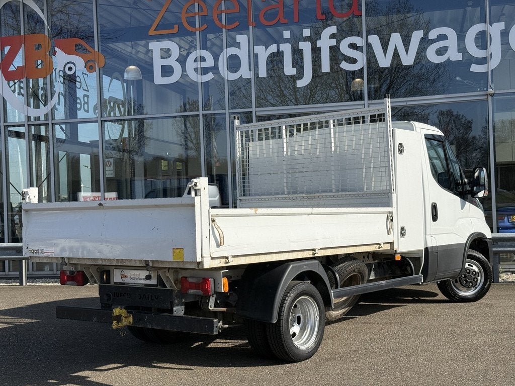 Iveco Daily 35C16 2.3 300 Kipper | Dubbellucht | Trekhaak |, Auto's, Bestelauto's, Achterwielaandrijving, Gebruikt, Zwart, Iveco