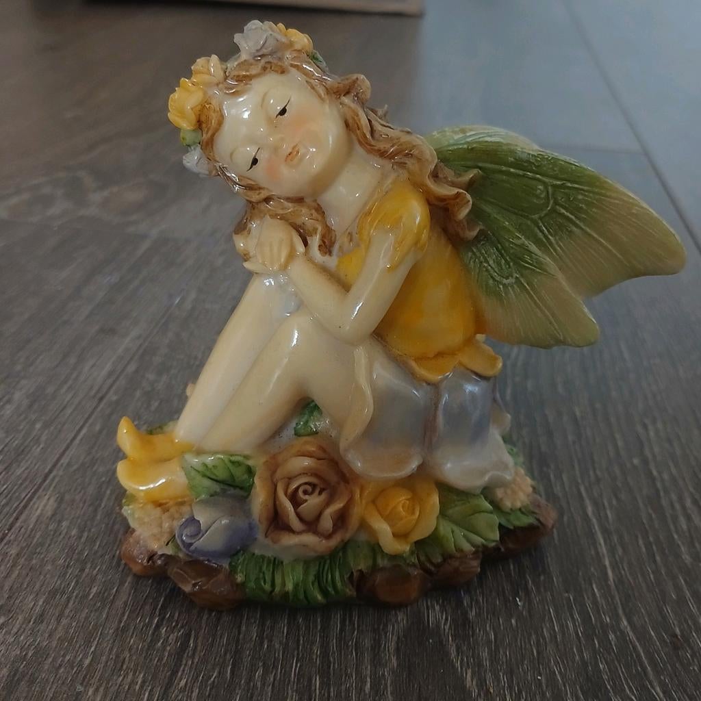 Prachtige Fantasy Elfje Beeldje met Bloemen, Ophalen