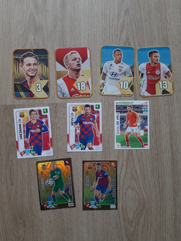Verzameling voetbalkaarten (Panini, Topps, etc.), Verzenden, Zo goed als nieuw, Meerdere plaatjes