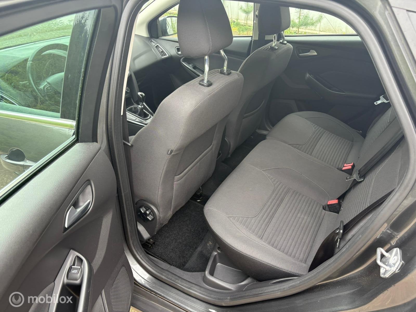 Foto 20 van Ford Focus 1.0 Titanium | Nieuwe Distributieriem