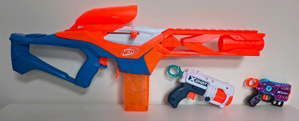 NERF geweer + twee  X- shot pistool, Ophalen of Verzenden, Zo goed als nieuw