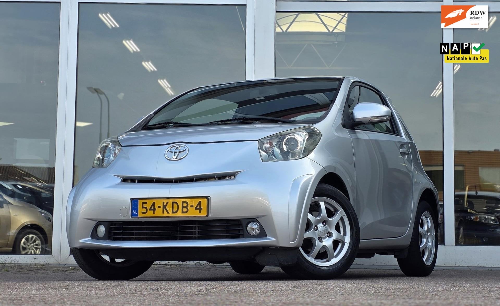 Toyota IQ 1.0 VVTi Aspiration Airco Navi LMV 15'' Bluetooth, Stof, Gebruikt, Zwart, 4 stoelen