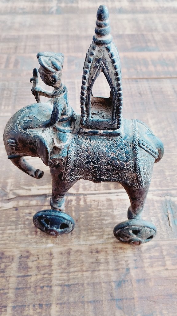 Antiek speelgoed brons India Rajasthani olifant op wieltjes, Antiek en Kunst, Ophalen of Verzenden