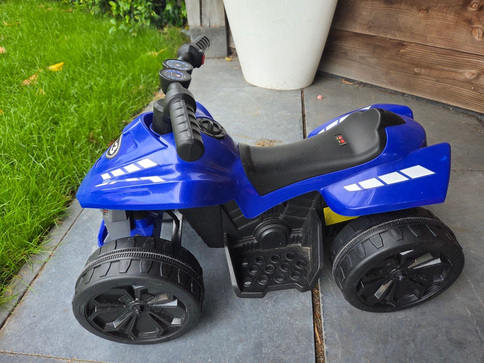 Elektrische kinderen quad vanaf 3 jaar tot 25kg, Ophalen of Verzenden, Zo goed als nieuw, Overige typen