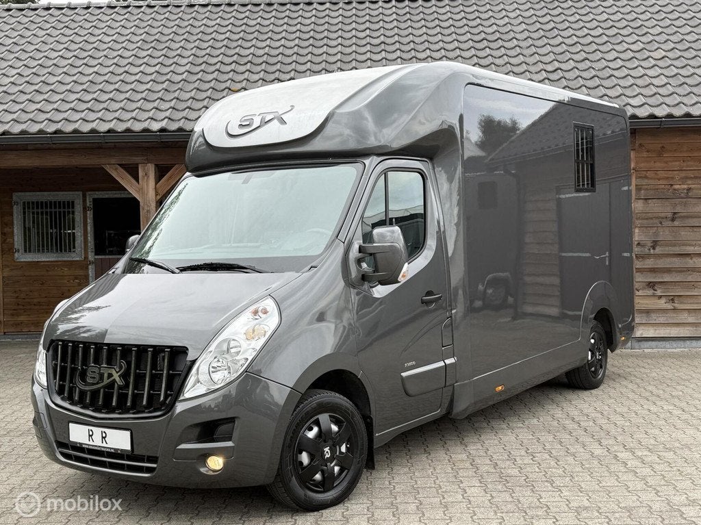 Opel Movano STX Automaat Paardenwagen Paardenvrachtwagen, Dieren en Toebehoren, Paarden en Pony's | Trailers en Aanhangwagens