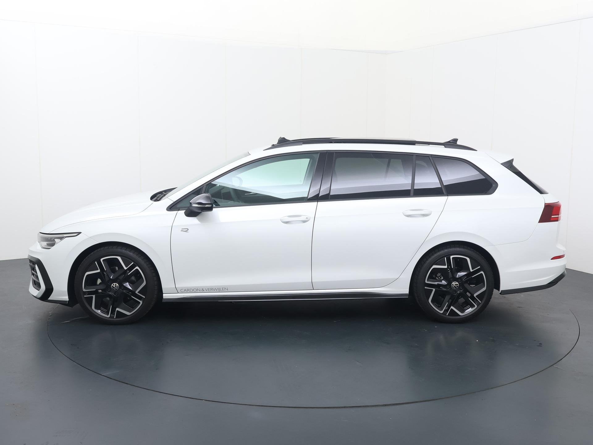 Volkswagen Golf Variant R-Line-Edition 1.5 eTSI 85 kW / 116, 12 maanden, 1498 cc, Euro 6, 4 cilinders