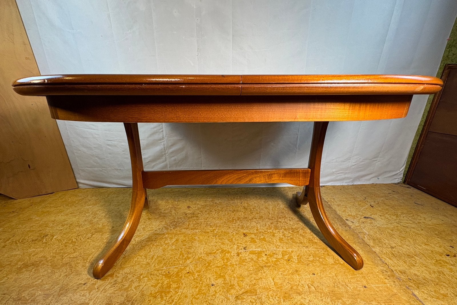 Foto 8 van Gratis bezorgingMidCenturyOvaleTeakUitschuifbareEettafel1960