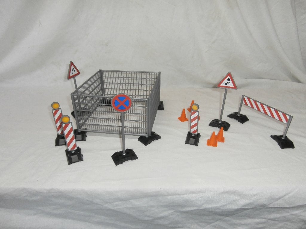Bruder hekken, verkeersborden en pionnen, Ophalen, Zo goed als nieuw
