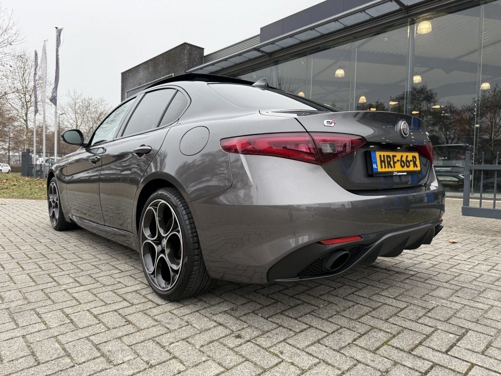 Alfa Romeo Giulia 2.0 T Q4 Veloce AWD 280PK | Panoramadak |, Automaat, 745 kg, Bedrijf, 1600 kg