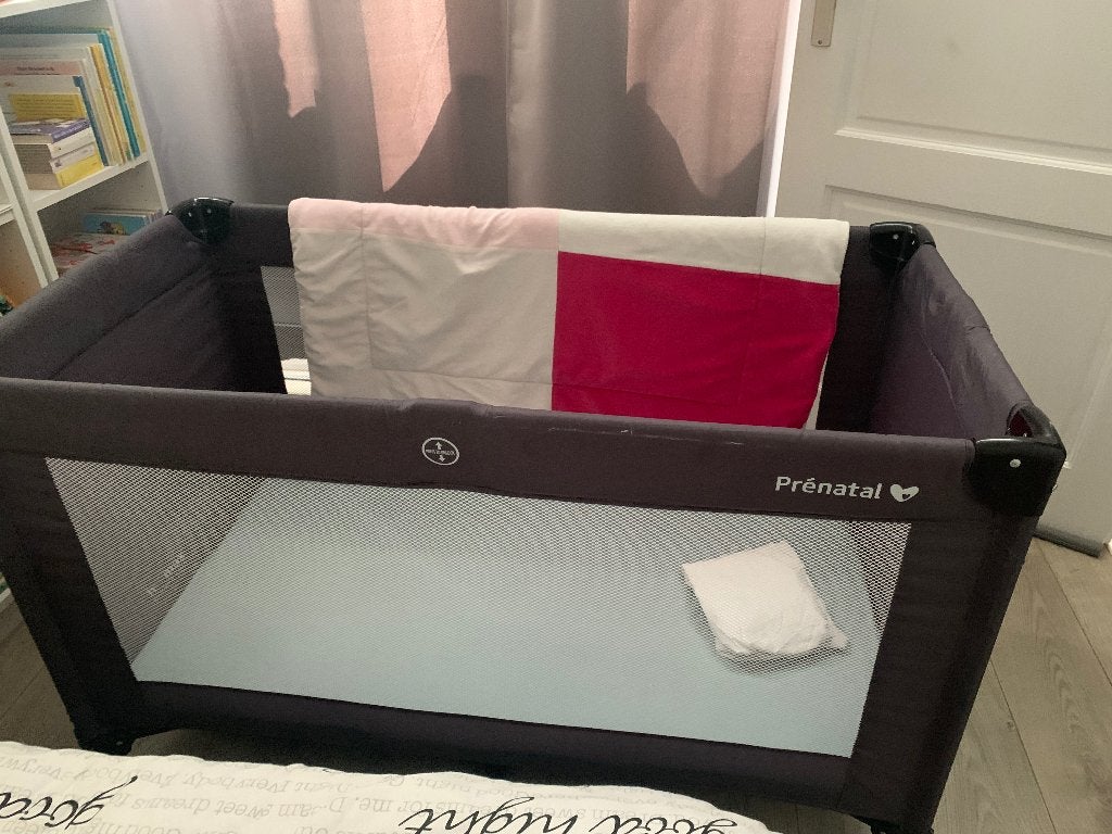 Camping bedje voor baby/ peuter, Ophalen, Gebruikt, Reisbedje