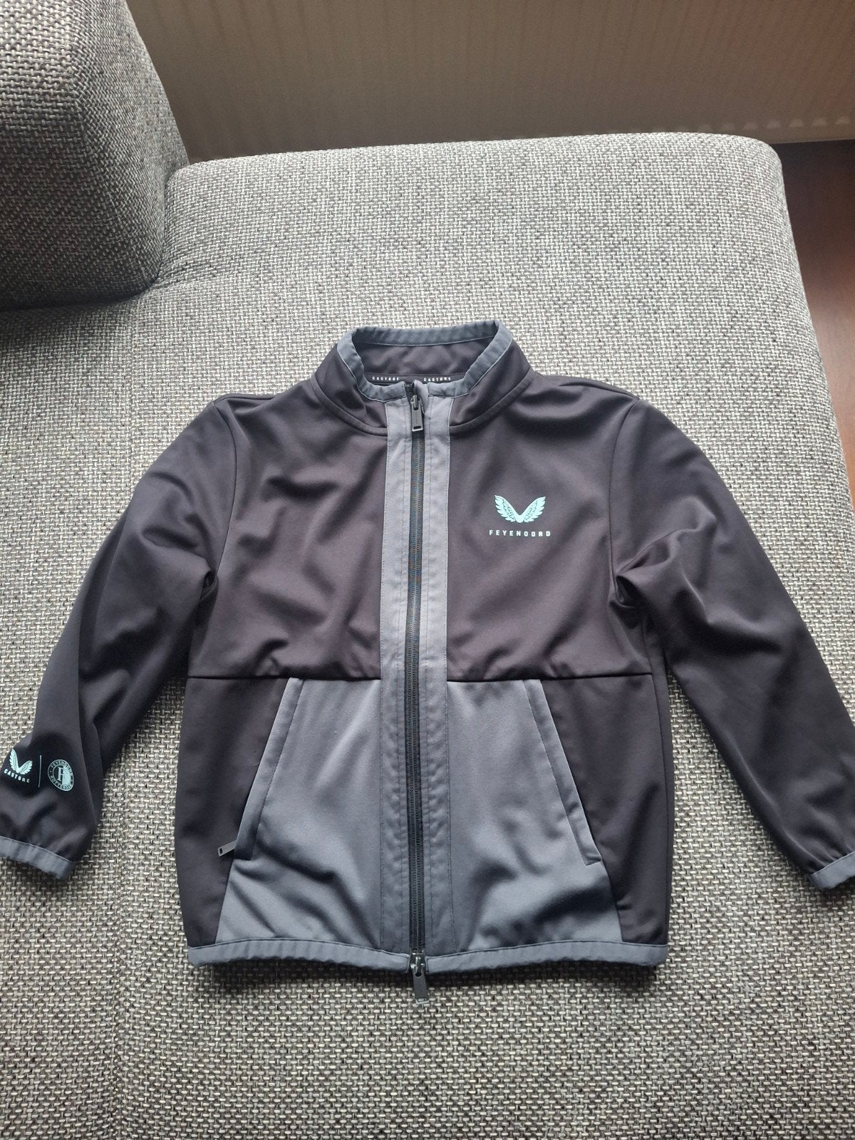 feyenoord softshell jas maat 134, Kinderen en Baby's, Ophalen of Verzenden, Zo goed als nieuw, Meisje, Jas