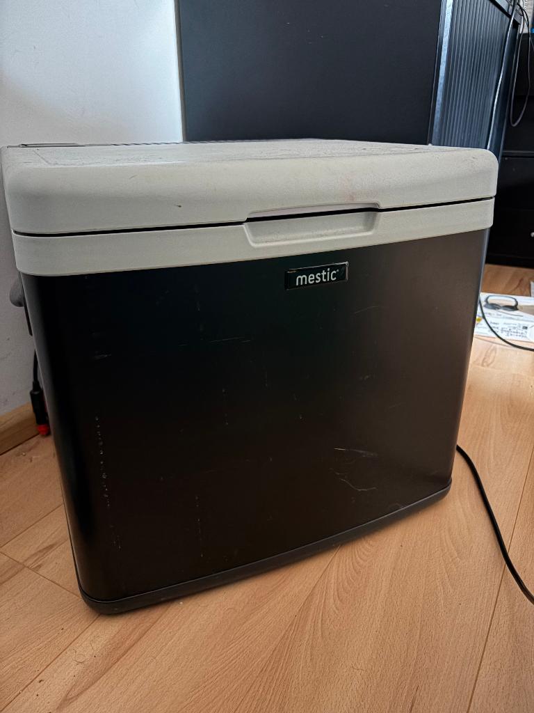 Mestic Koelbox MHC­40 AC/DC, Caravans en Kamperen, Koelboxen, Ophalen, Gebruikt, Koelbox, Elektrisch
