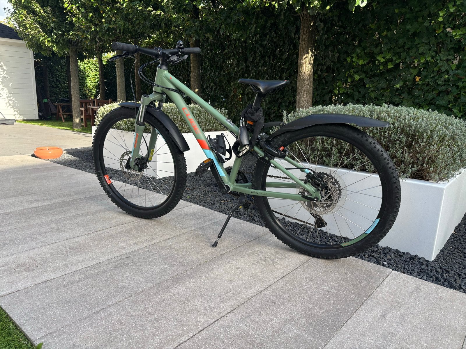 Zeer nette Cube Acid 240 mountainbike met AXA slot