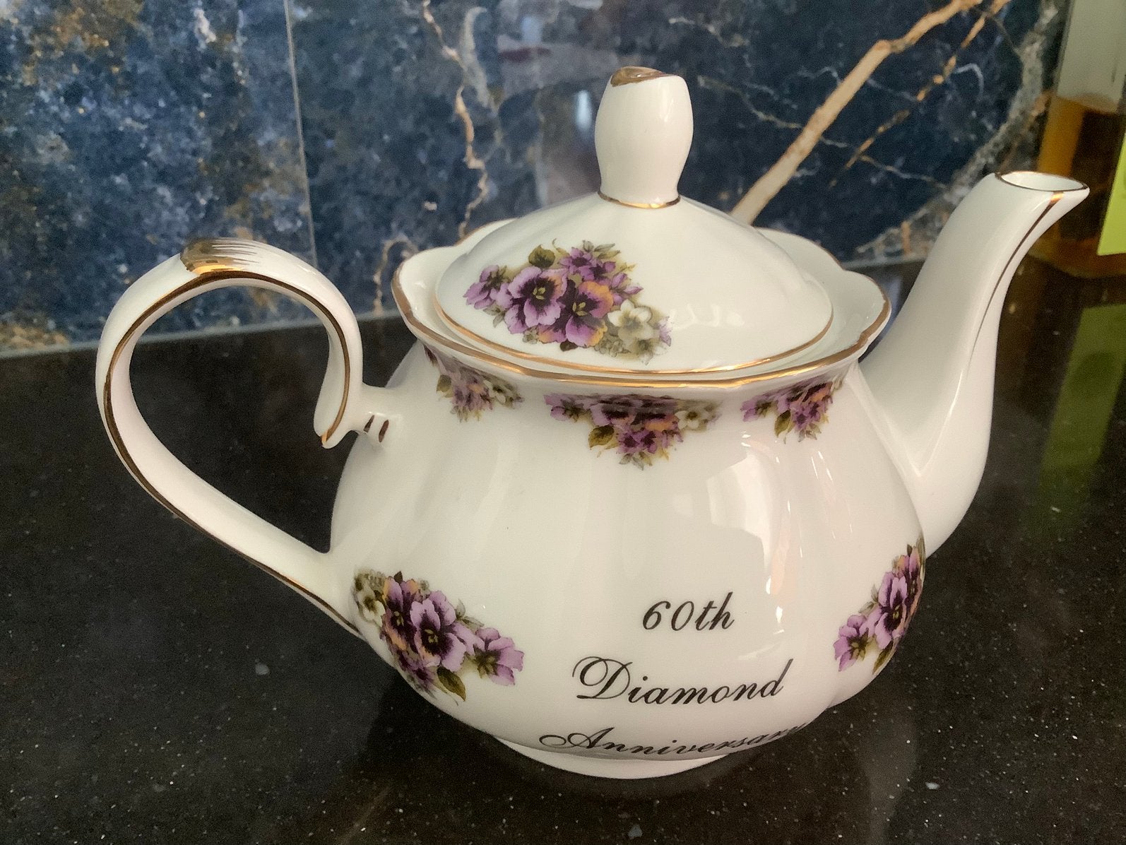 Theepot Royal Devonshire met tekst, zie foto, Ophalen of Verzenden
