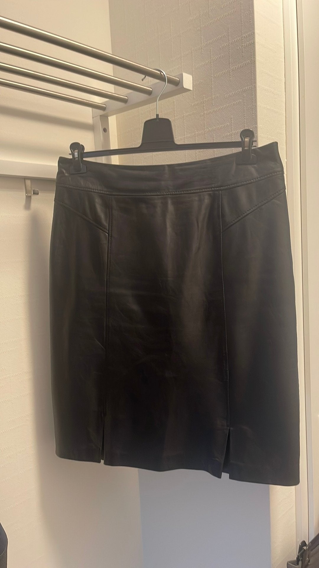 ARMA nieuwe echt leren zwarte rok maat 44, Kleding | Dames, Rokken, Ophalen of Verzenden, Zo goed als nieuw, Maat 42/44 (L), Zwart