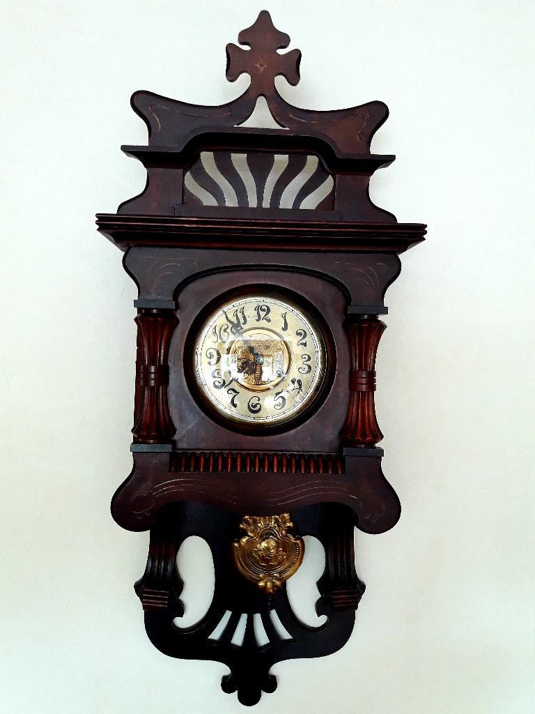 TE KOOP: NOTENHOUTEN HANGKLOK (CIRCA 1900), Ophalen