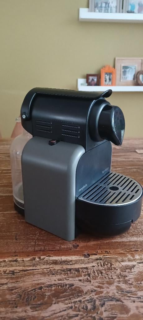 Nespresso Magimix koffie apparaat voor cups, Witgoed en Apparatuur, Koffiezetapparaten, Ophalen, Gebruikt, Espresso apparaat, Koffiepads en cups