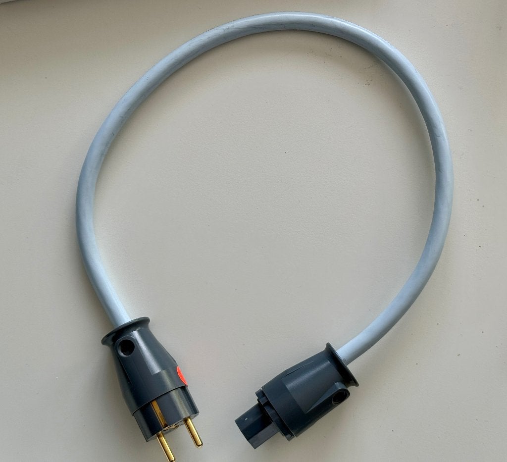 Supra Lorad 2.5 mkII power cable, netkabel 0,7m, Ophalen of Verzenden, Zo goed als nieuw, Minder dan 2 meter, Overige kabels
