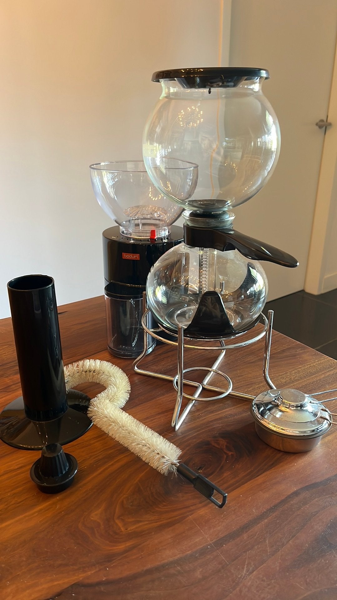 BODUM Pebo (Santos) Koffiezetapparaat met Bonenmaler, Gebruikt, Koffiemachine, 4 tot 10 kopjes, Koffiebonen