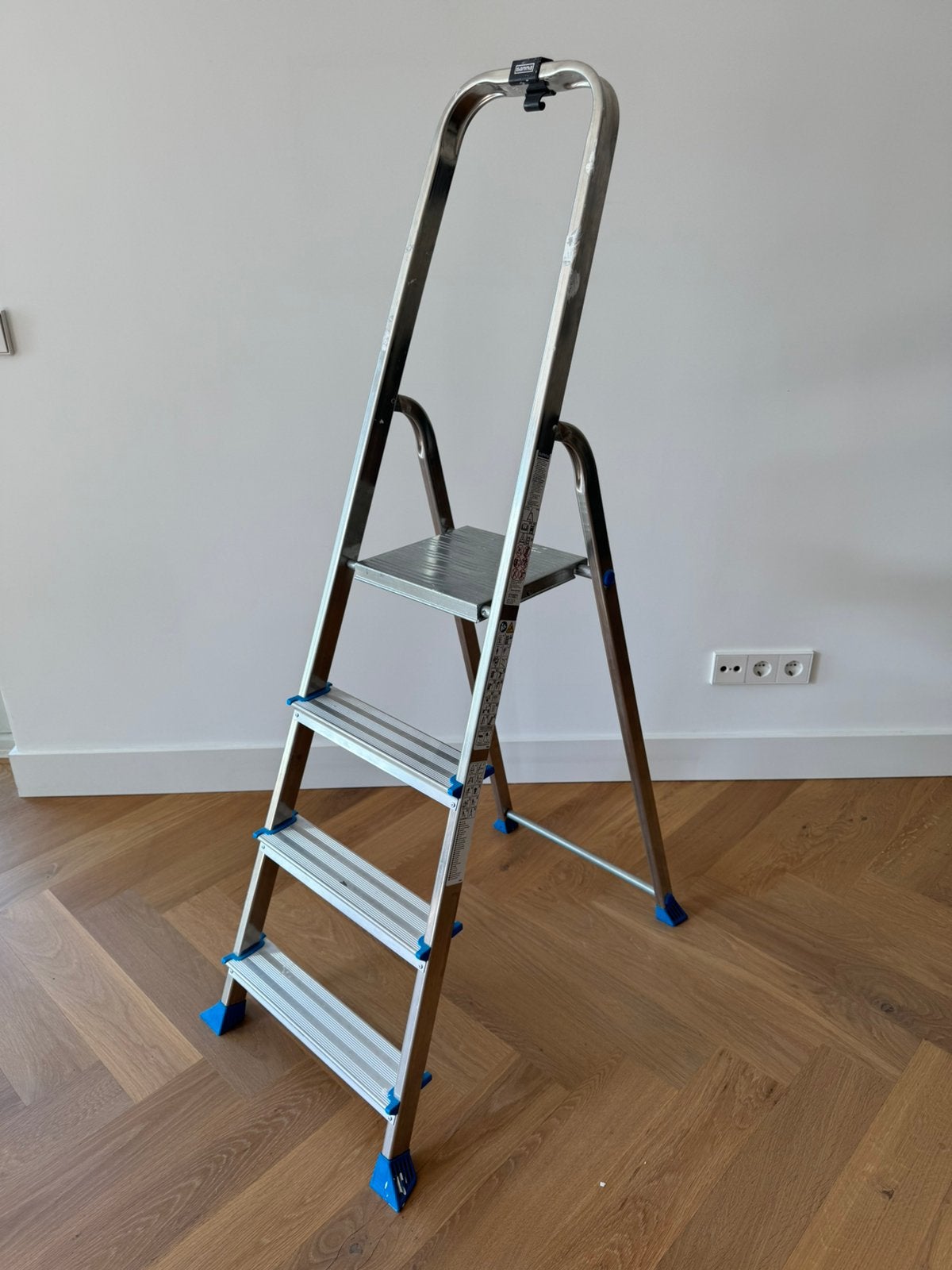 GAMMA Aluminium Huishoudtrap 4 Treden – 150 kg, Ophalen, Gebruikt, Ladder, Minder dan 2 meter