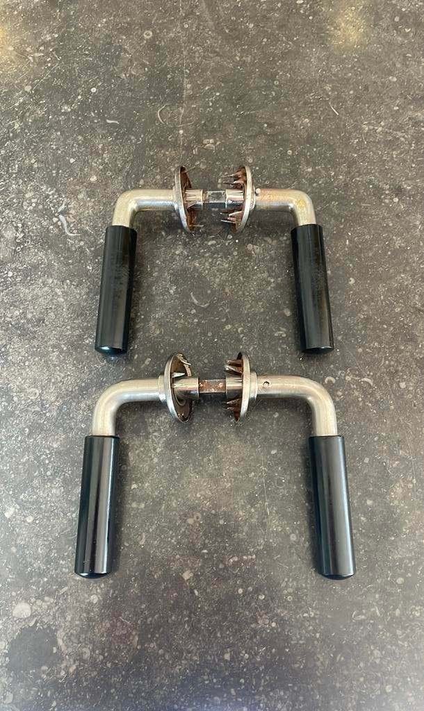 2x set Frankfurter / Bauhaus Deurklinken Jaren 50 Bakeliet, Antiek en Kunst, Ophalen of Verzenden
