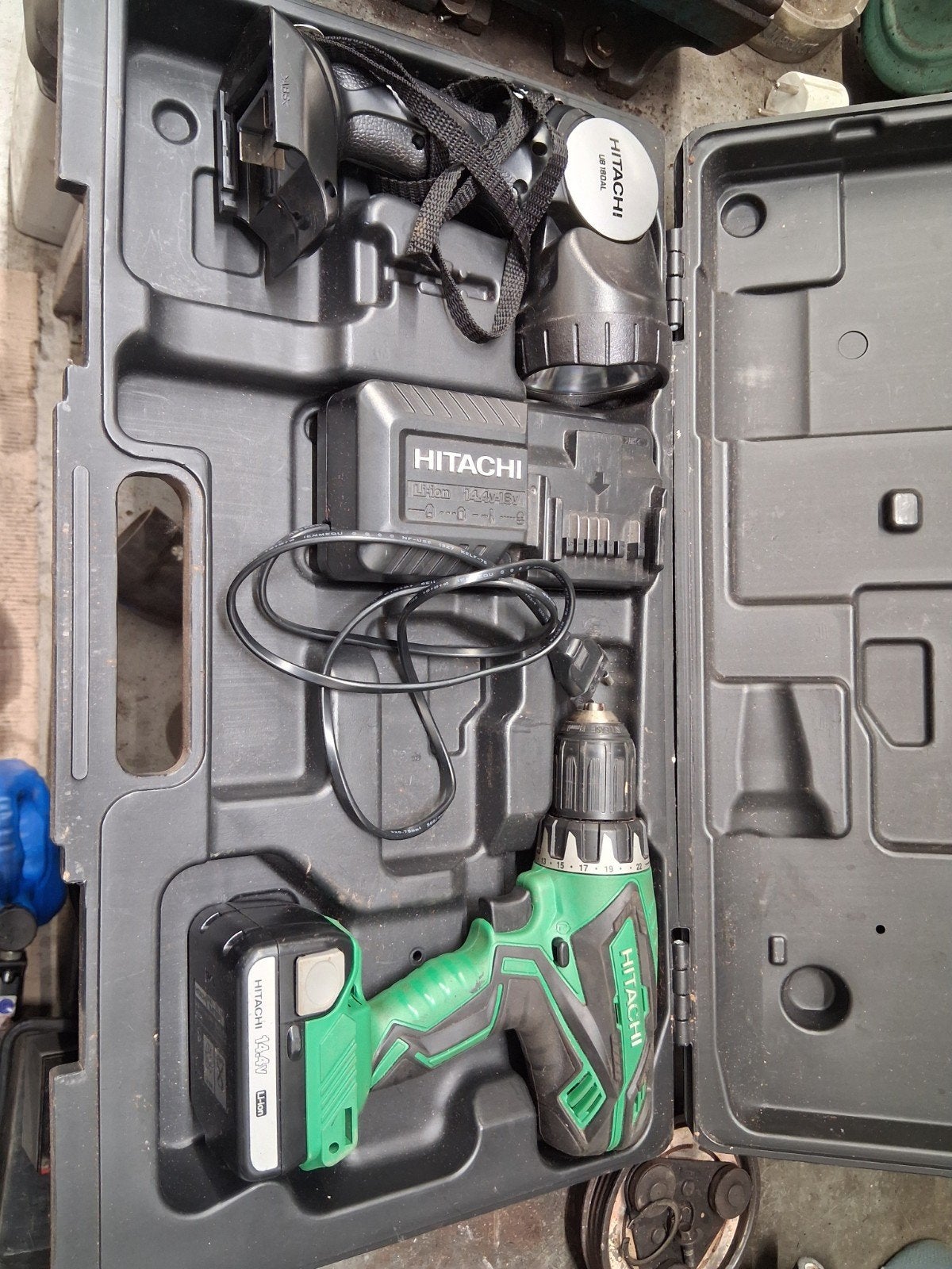 Hitachi accuboormachine en lamp., Doe-het-zelf en Verbouw, Gereedschap | Boormachines, Ophalen, Gebruikt, Boor- en Schroefmachine