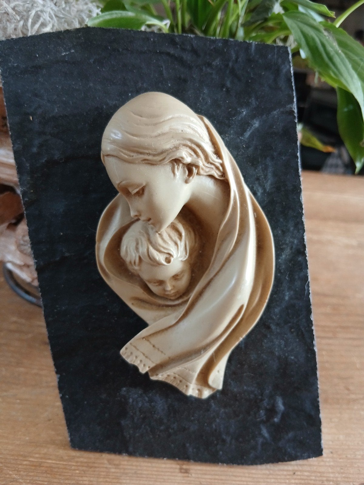 Reliëf wandafbeelding Maria met kindje, Antiek en Kunst, Antiek | Religie, Ophalen of Verzenden