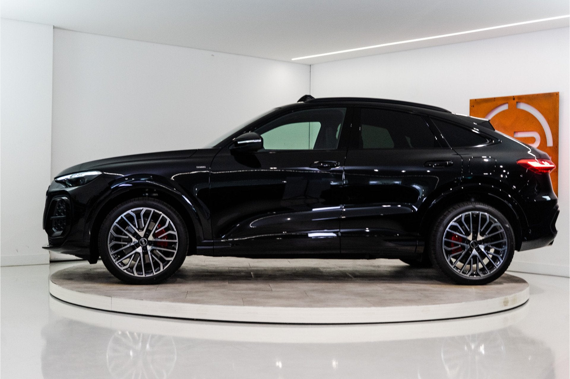 Audi Q5 Sportback e-hybrid 270KW Quattro S Edition 367PK | 2, Auto's, Audi, Automaat, Zwart, 4 cilinders, 38 km/l
