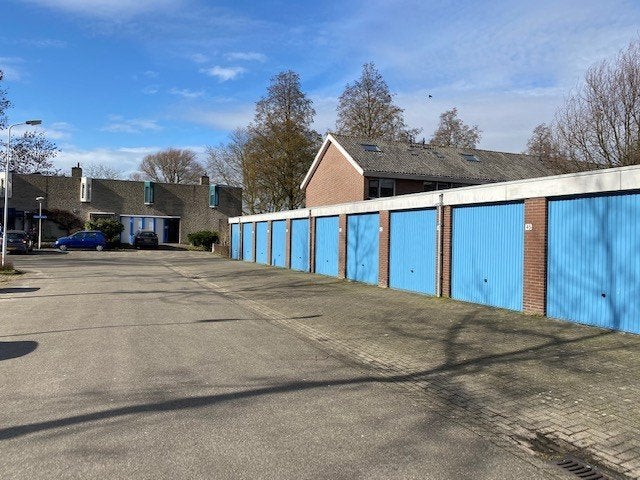 TE HUUR Grote Garagebox met ELECTRA in Zoetermeer, Facet Vastgoed, Info@facetvastgoed.nl, Stephensonstraat 45